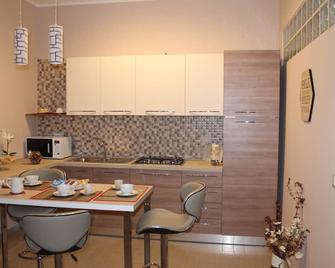 B&B Around the World - Villa San Giovanni - Cocina