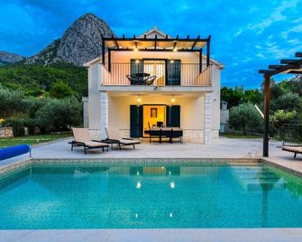 Holiday home Blue Stone - Zaostrog - Pool