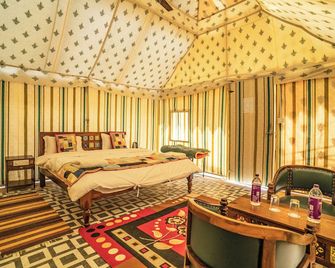 K K Resorts & Camp - Sām - Bedroom