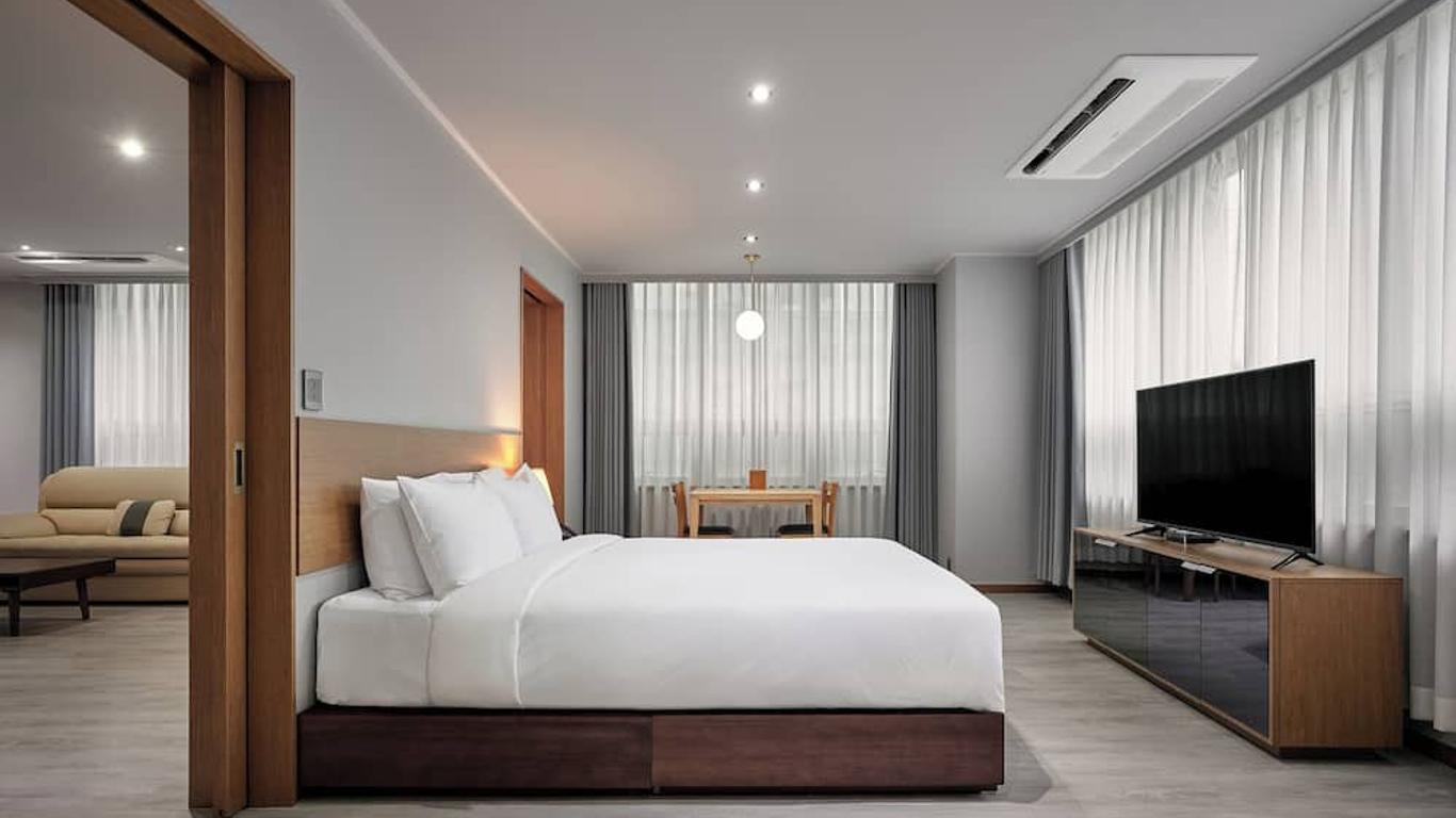 Ramada Hotel & Suites by Wyndham Seoul Namdaemun