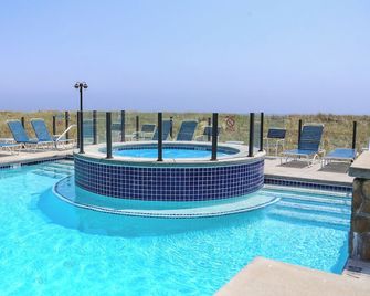 Waves Oceanfront Resort - Old Orchard Beach - Piscine