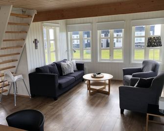 Great Location - Luxury Cottage – Unique Surroundings - Glacier – National Park - Hellnar - Sala de estar