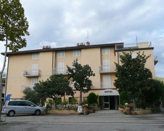 Hotel Darsena - Passignano sul Trasimeno - Edificio