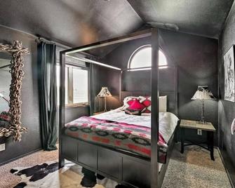 Spacious Riverfront Retreat on 10 Private Acres! - McCall - Bedroom