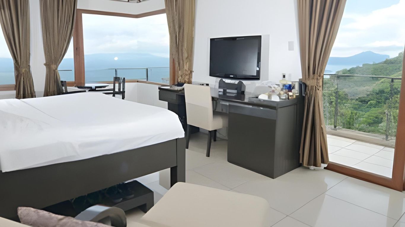 8 Suites By Fat Jimmy's