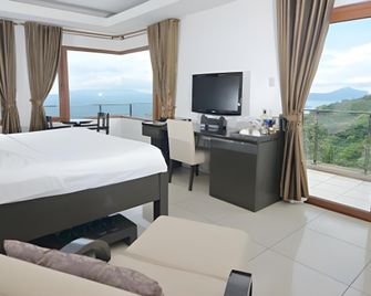 8 Suites By Fat Jimmy's - Tagaytay - Bedroom