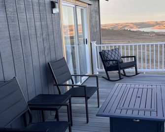 Million Dollar View Of Beautiful Lake Oahe! Hunting and Fishing Paradise! - Fort Pierre - Balkon