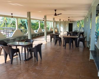 آناندفان - اليباغ - مطعم