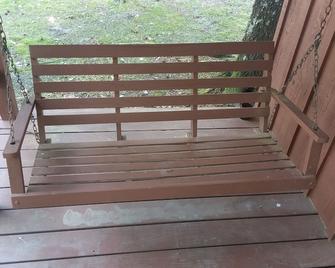 Rustic Cabin number 2 for a low price - Murfreesboro - Balcony