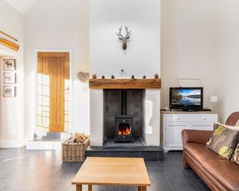 The Barn - Bala - Living room