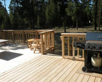 Cozy Cabin Lapine - La Pine - Patio