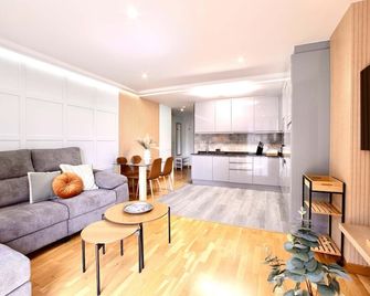 Rosalia Park by Lugo Collection - Lugo - Living room