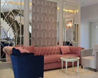 Beso Beach Hotel - Camyuva - טרקלין