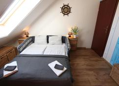 Sorompó Vendégház - Balatonkenese - Bedroom
