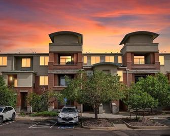 The Central Hub- 2bd/2bth - Denver - Edificio