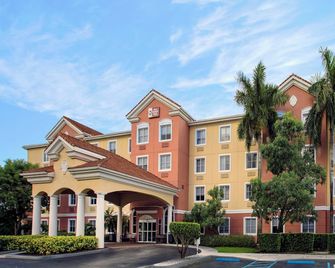 Best Western Plus Miami-Doral/Dolphin Mall - Doral - Edificio