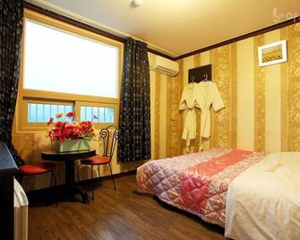 Saipan Motel with Sea View - Ganghwa-gun - Bedroom