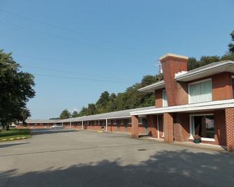 Melody Motor Lodge - Connellsville - Building