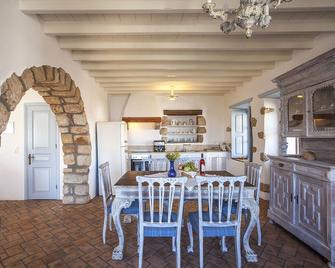Theologos Houses - Grikos - Sala pranzo