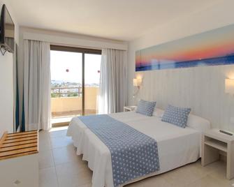 Club Can Bossa - Sant Jordi de ses Salines - Bedroom