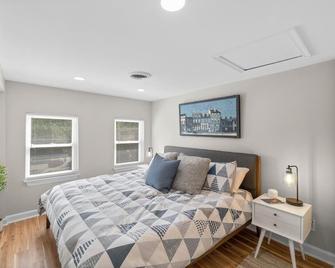 Beautiful Oasis w/ No Detail Spared - Lutherville Timonium - Bedroom