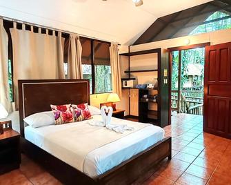 Evergreen Lodge - Tortuguero - Bedroom