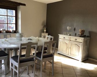 Cozy Nimbermont Home - Libramont-Chevigny - Dining room