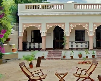 Badnor House - The Heritage Homestay - Ajmer - Building