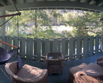 Stillwater Getaway House - Columbus - Balcony