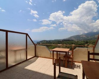 Hotel Panorama - Himare - Balkon