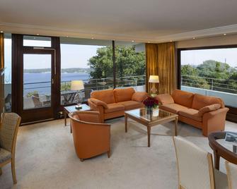 ماريتيم هوتل بيلفيو كيل - كيل - غرفة معيشة