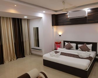Sairaah Golden Suites, Shirdi - Shirdi - Ložnice