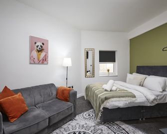 Bv Royal Comfy Studio Seven Suite Queensgate Huddersfield - Huddersfield - Bedroom