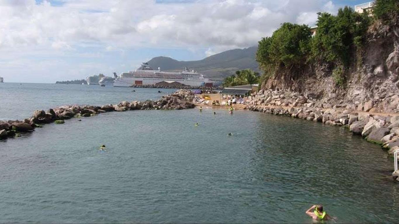 Bird Rock Beach Hotel