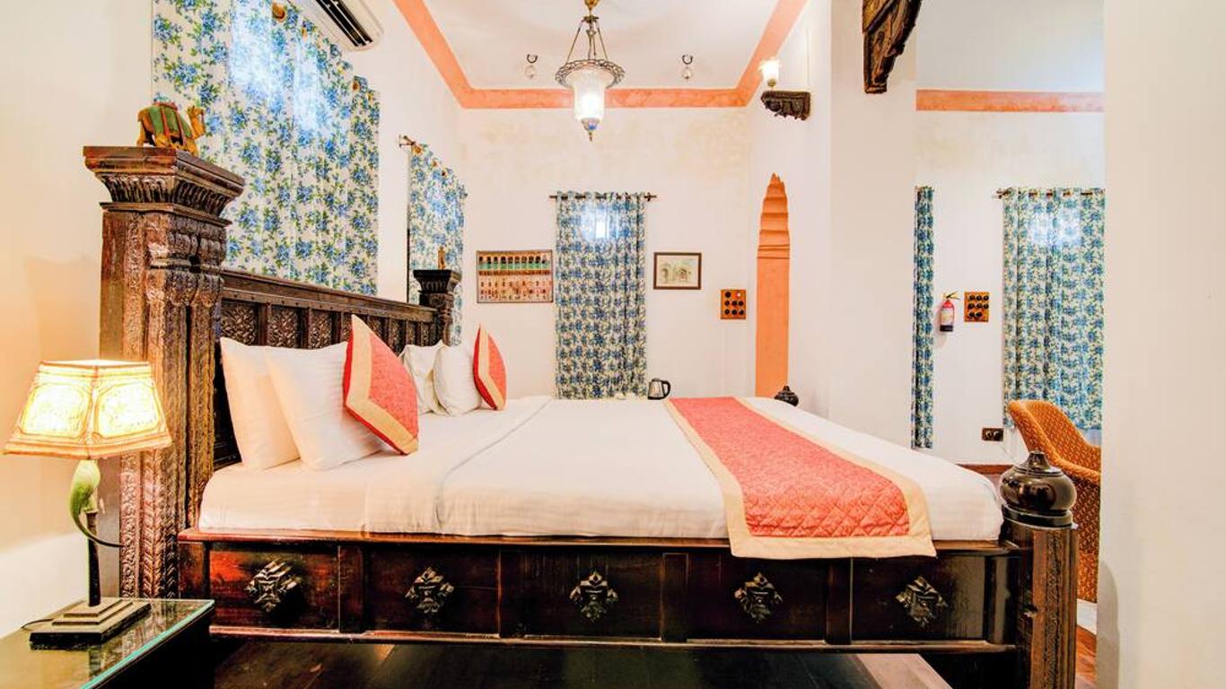 فورت داديكار، ألوار