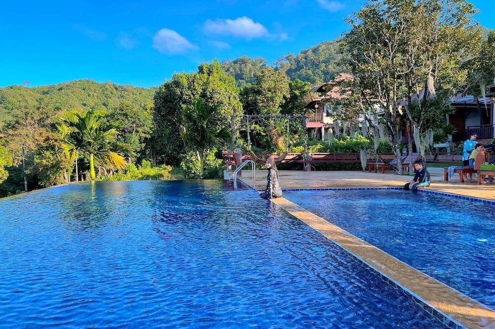 Puteri Lanta Family Villas - קו לנטה - בריכה