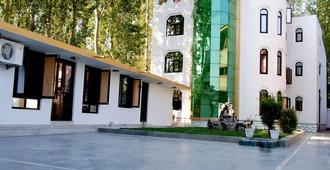 Hotel Landmark - Srinagar - Building