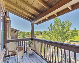 Overgaard Condo w/ Balcony, Near Hiking & Golfing - Heber-Overgaard - Balcony