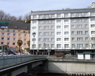 Adonis Lourdes - Notre Dame de la Sarte - Lourdes - Edificio