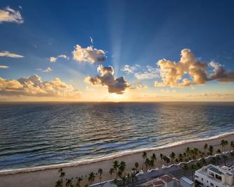 Marriott's BeachPlace Towers - Fort Lauderdale - Beach