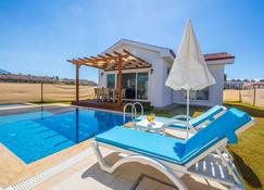Teos Villa Suites - Fethiye - Zwembad