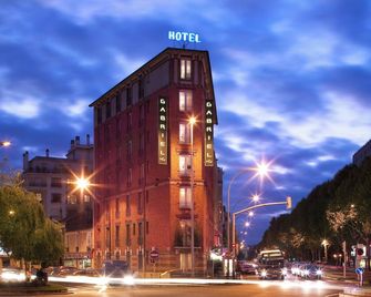Hotel Gabriel Issy Paris - Issy-les-Moulineaux - Gebäude