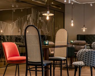 Motel One Linz-Hauptplatz - Linec - Salónek