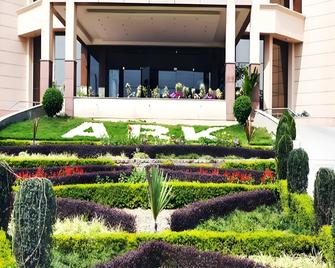 Hotel Ark Continental Rudrapur - Rudrapur - Building