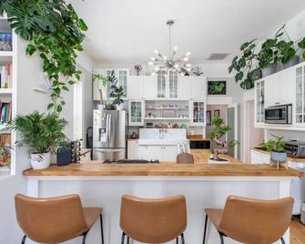 The Dapper Digs - Historic Aves - Salt Lake City - Kitchen