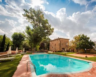 Residence Borgo San Lorenzo a Linari - Sovicille - Zwembad
