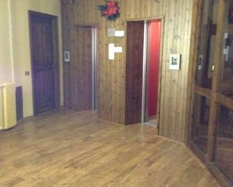 Cozy studio apartment for skiers and nature lovers - Valtournenche - Pasillo