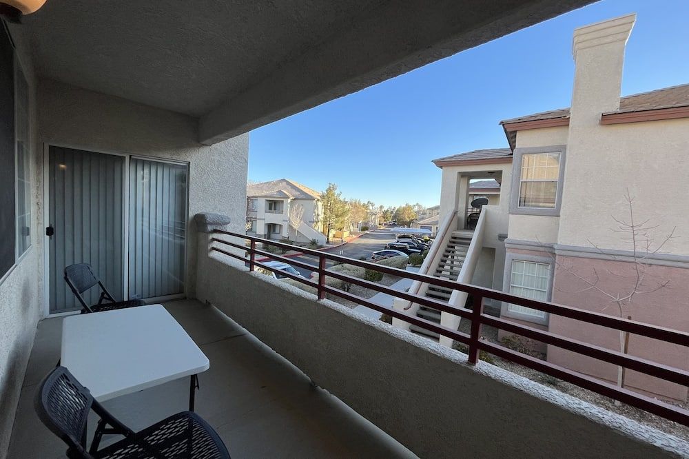 Summerlin Gorgeous Comfortable Stunner!!! - Summerlin South - מרפסת