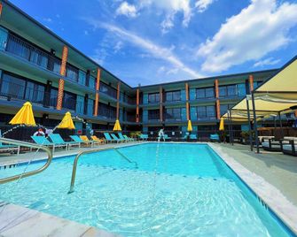 Bposhtels Houston - Houston - Pool