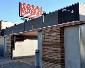 Clover Motel - Lynwood - Building